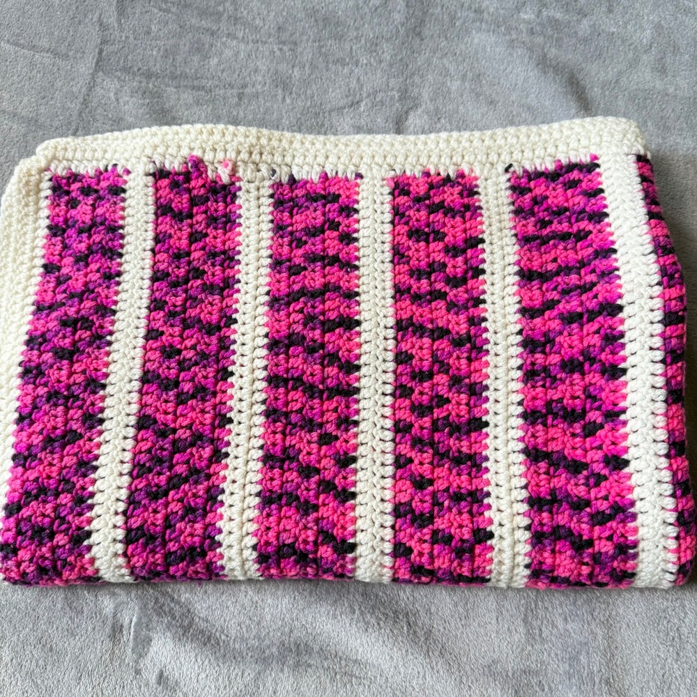Vtg Handmade Crochet Pink Purple Striped Lap Blanket Afghan 43x33 Cream Border